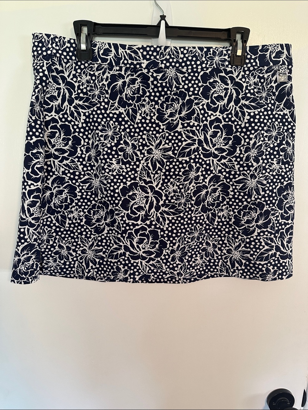 Rafaella Comfort Navy Floral Print Mini Skirt with shorts attached. Size XL